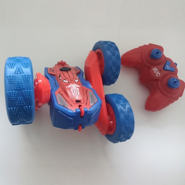 Auto de control remoto transfronterizo 2025 spray de doble brazo carro de juguete oscilante araña europea y americana doble cara a la deriva de luces de truco