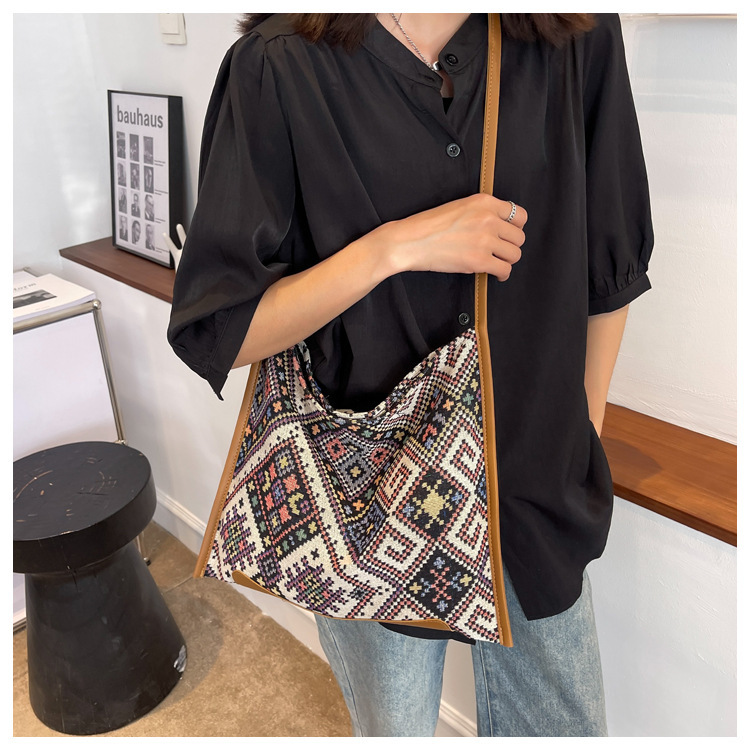 Ethnic Style Retro Handheld Women's Bag Ethnic Style Canvas Handbag Weaving Yunnan Style Lightweight Middle Aged Small Cloth Bag_voghion.com