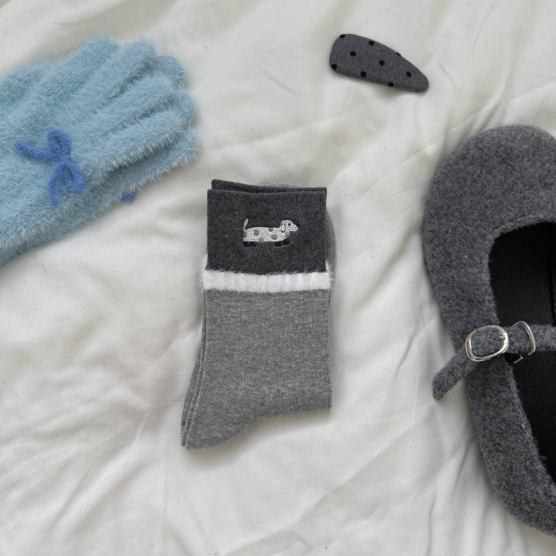 YA4-520: 밝은 회색