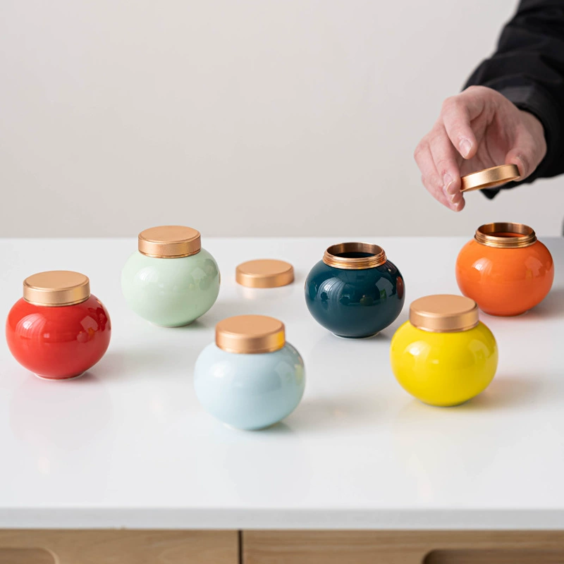 Новая стильная маленькая фарфоровая банка, герметичная керамическая банка, банка для порошковых лекарств, банка для чая, банка для шафрана, банка для хранения с крышкой из спирального сплава