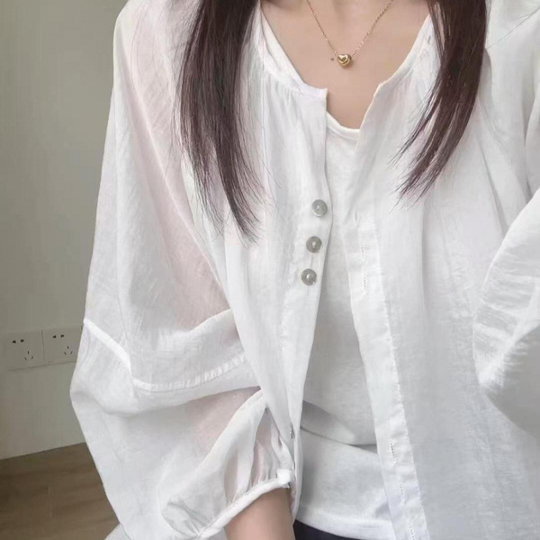 Thin shirt
