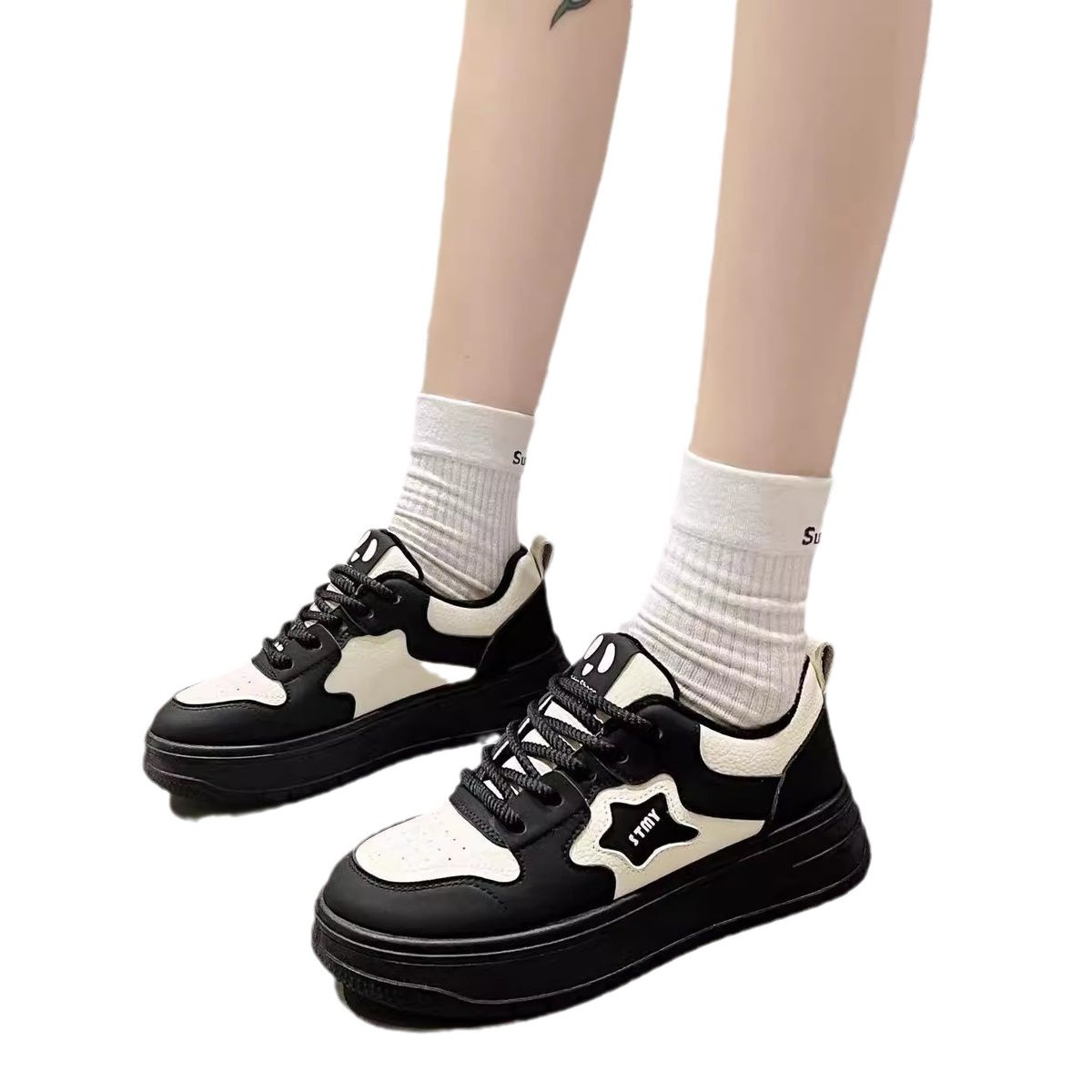 Black and White Panda Splice Star 2024 nuevos zapatos deportivos coreanos en el campus zapatos casuales blancos zapatos de skate