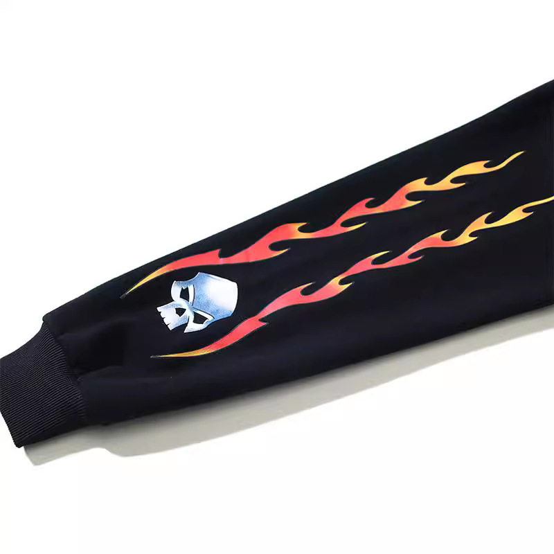 Celebridade da moda de rua com o mesmo estilo Kanye moletom com capuz superior, capuz com caveira e braço qilin_voghion.com