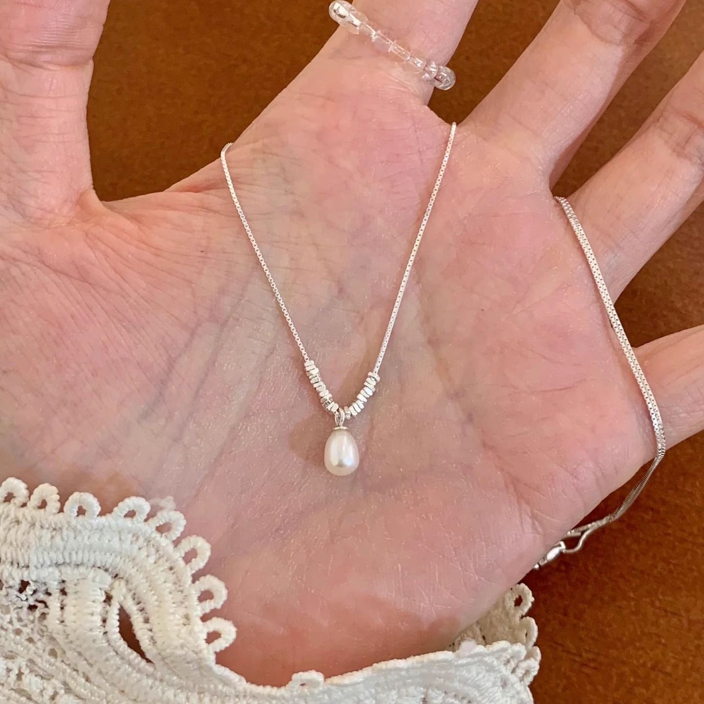 Broken Silver Imitation Pearl Necklace Women's Fashion Simple Niche Elegant High-End Versatile Clavicle Chain Accessible Luxury Cool Style