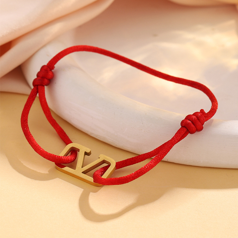 Nueva venta caliente simple cuadrado en forma de V hueca cuerda de mano tejida moda para mujer pulsera de acero inoxidable de nicho joyería