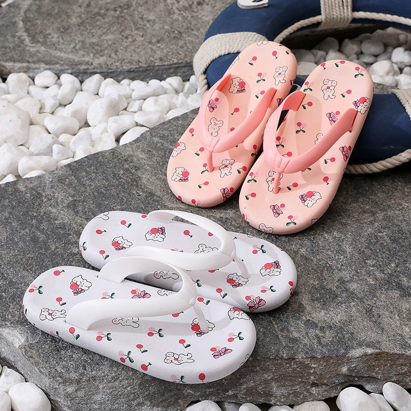 Модные женские шлепанцы для женщин, удобные нескользящие тапочки на мягкой подошве для летней верхней одежды, универсальная и классная пляжная повседневная обувь для женщин.