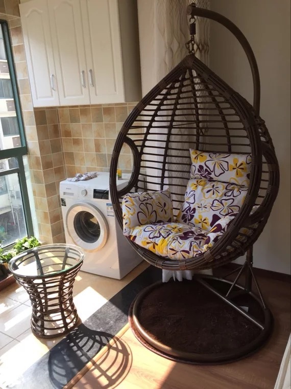 큰 팔걸이 커피 거친 지원 + 쿠션 + 카펫이있는 커피 테이블