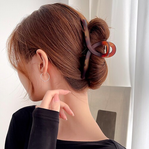 Extra large cross-grabbing clip for women, frosted hair clip, temperament hair clip, hair clip on the back of the head, hair-grabbing shark clip headgear