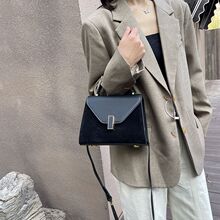 �¿�С����Ů�������n�¿����������͹����e�ٴ�μ�б���