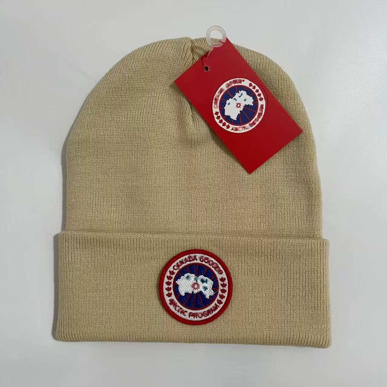 Canada Goose Arctic Disc Beanie Beige