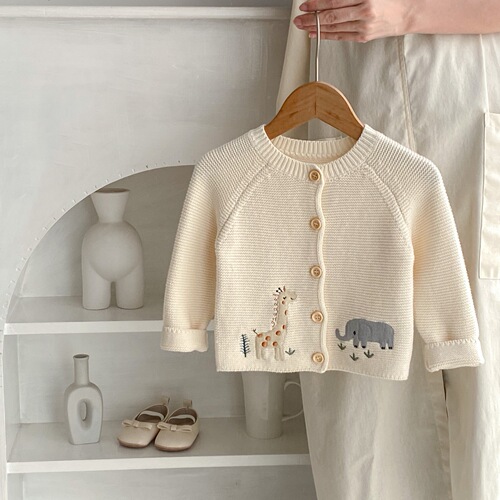 ins2025 autumn clothes for infants, children, boys and girls, cute embroidery round neck cotton yarn sweater knitted cardigan coat