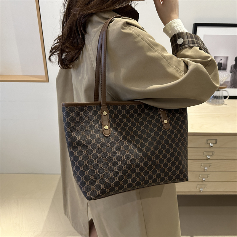 Bolso de moda simple de gran capacidad para mujeres 2024 invierno de mujeres nuevas bolsas de moda de impresión de viaje bolso de hombro