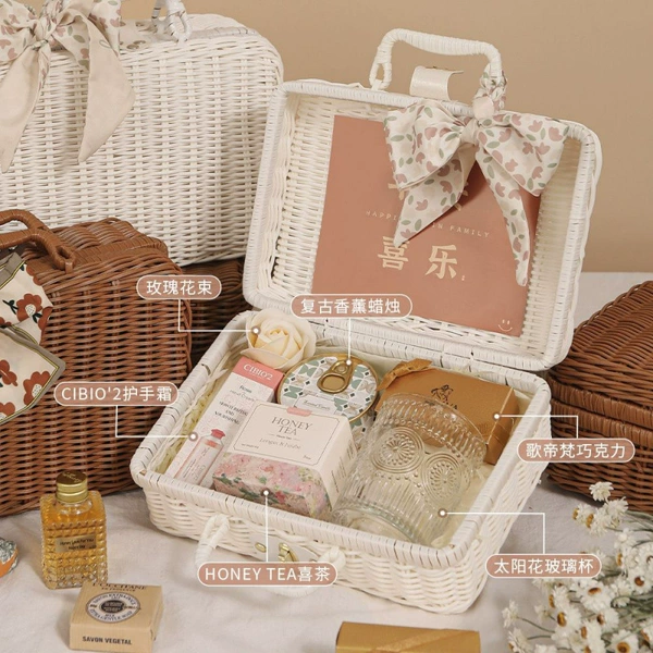 White basket, 11cm