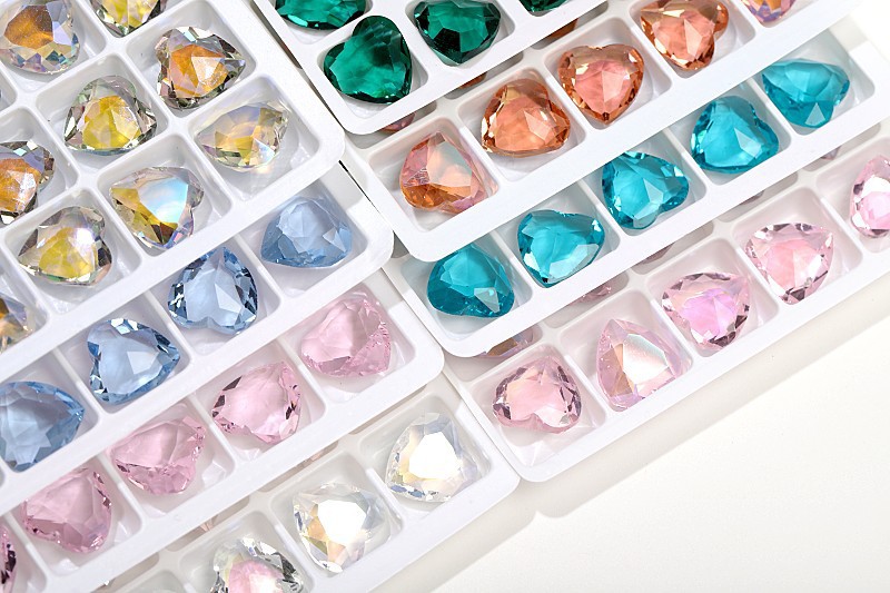 3g Weight Nail Decoration Accessories Nail Supplies Glass Material Heart Shape Pattern Heart Shape Glass Nail Decoration Accessories 2