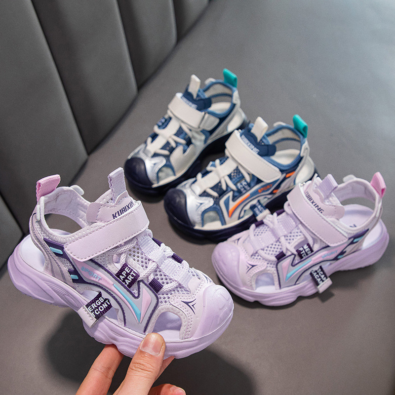 Sandalias infantiles para niños zapatos de playa de verano 2026 nuevas sandalias deportivas antideslizantes para niños mayores transfronterizas