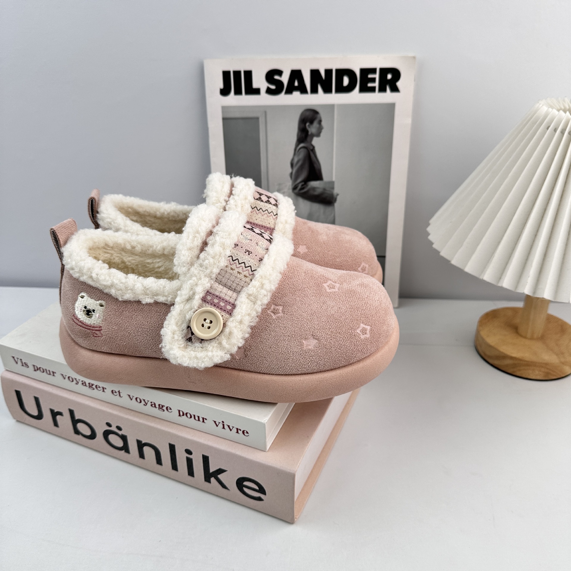 YUANBO 2025 invierno lindo calentamiento oso zapatos de mujer más zapatos de lana de pelusa con un pie zapatos de algodón 3516M
