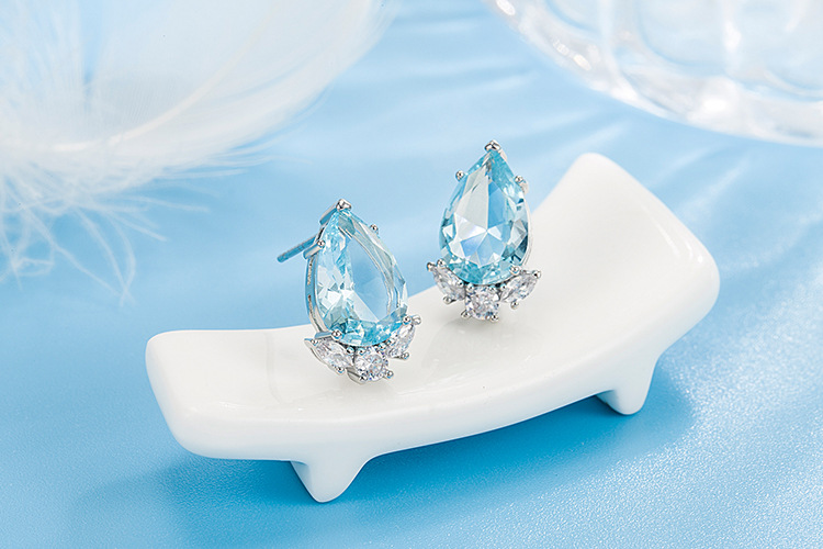 Glam Water Droplets Copper Inlay Zircon Ear Studs 1 Pair