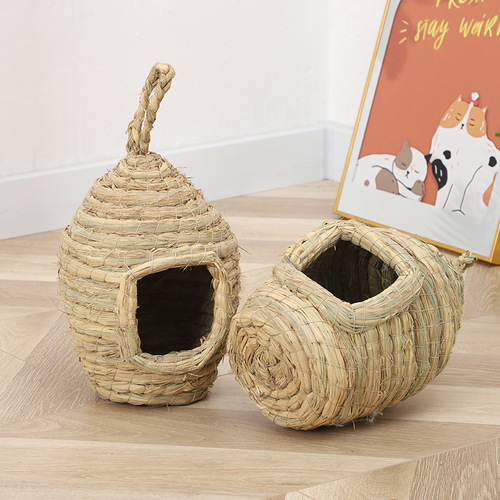Manufacturer wholesale straw woven bird's nest, simulated sparrow bird's nest, parrot swallow bird cage, cross-border hand-woven bird house