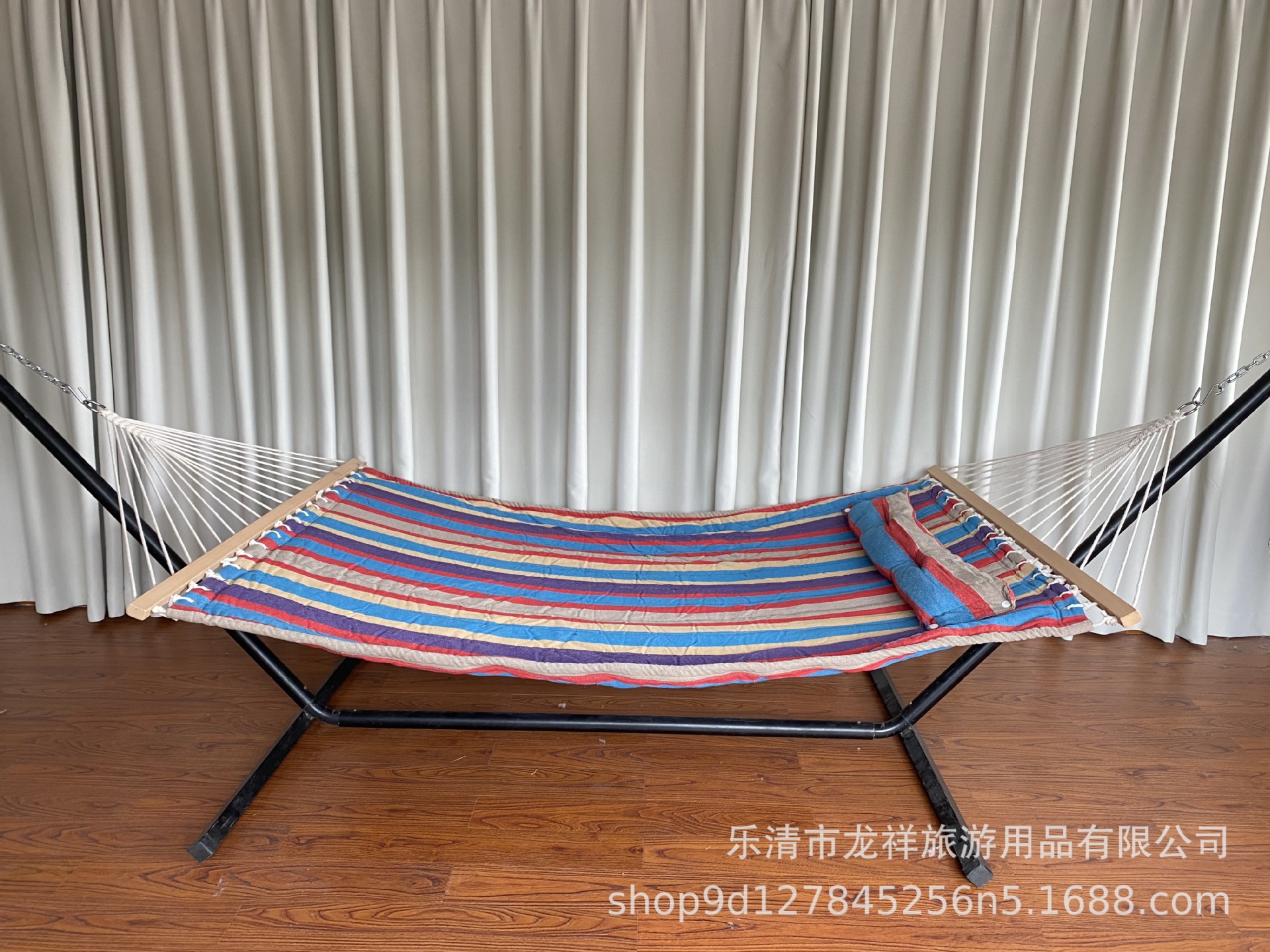 200*140cm 파란색, 보라색, 빨간색 및 노란색 줄무늬 베개