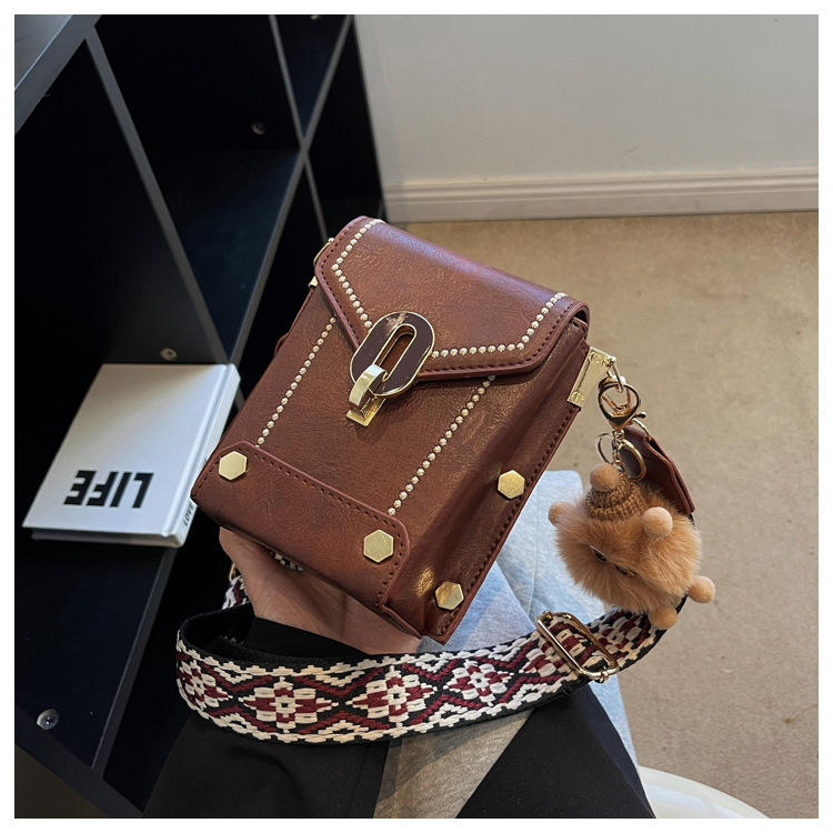 This year's popular Korean version of small for women 2024 new fashionable broadband crossbody bags, niche mobile_senzul.com