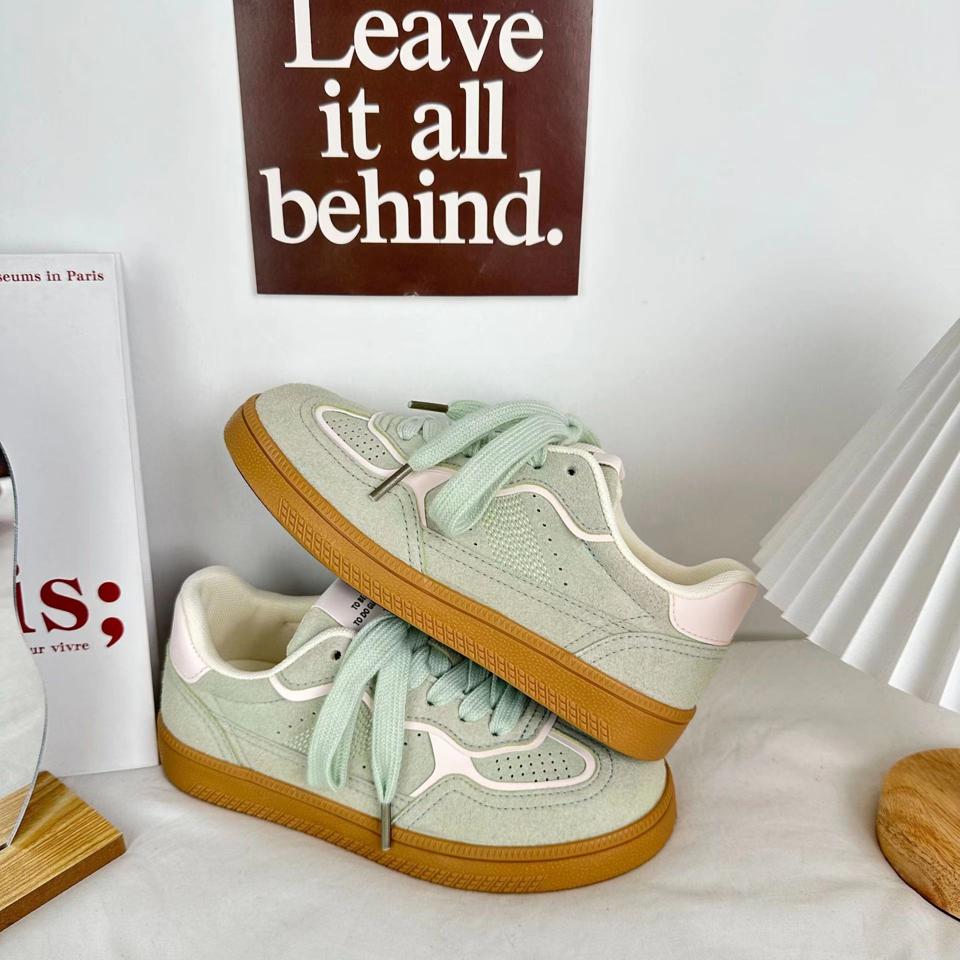Zapatillas deportivas para estudiantes de onda lejana zapatos de lona casuales de estilo ins de todo fósforo mujeres 2024 otoño nuevo estilo zapatos de mujer coreanos en nombre del cabello image 10