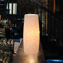 圣诞夜灯饰创意陶瓷工艺品台灯批发氛围装饰摆件客厅卧室家用桌灯