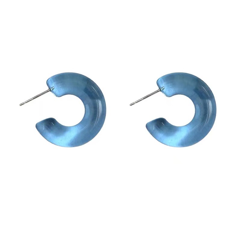 Oversized Sculptural Clear Acrylic Clip-on Earrings Modern Design_voghion.com
