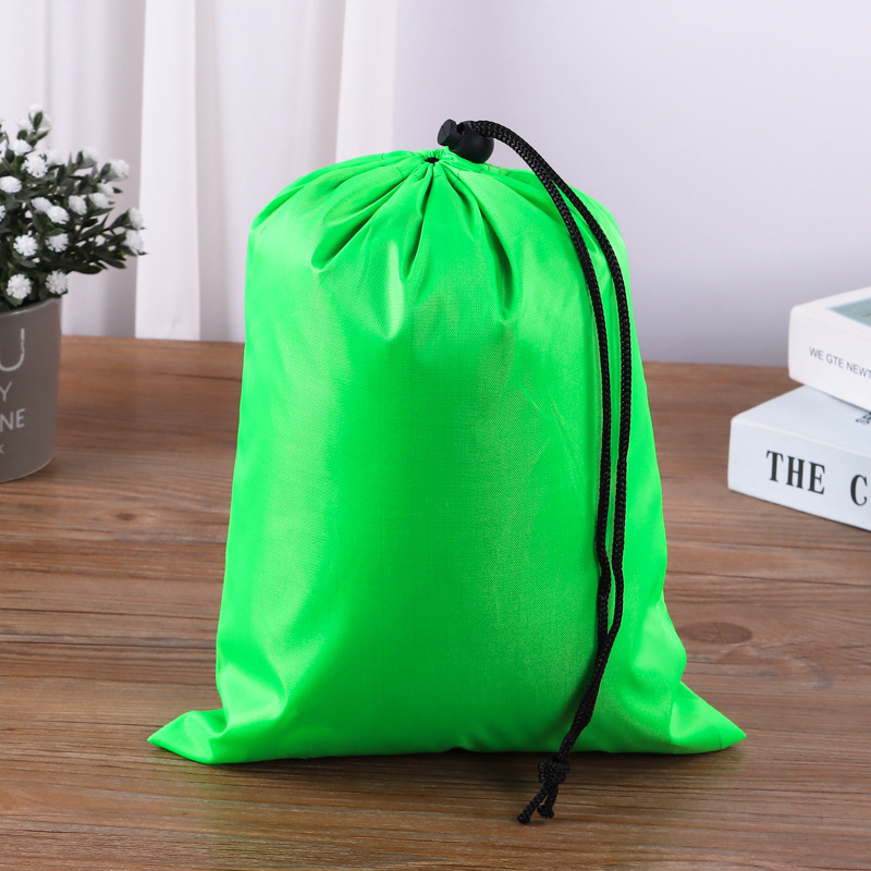 Изумрудная полиэфирная ткань 20*25 см