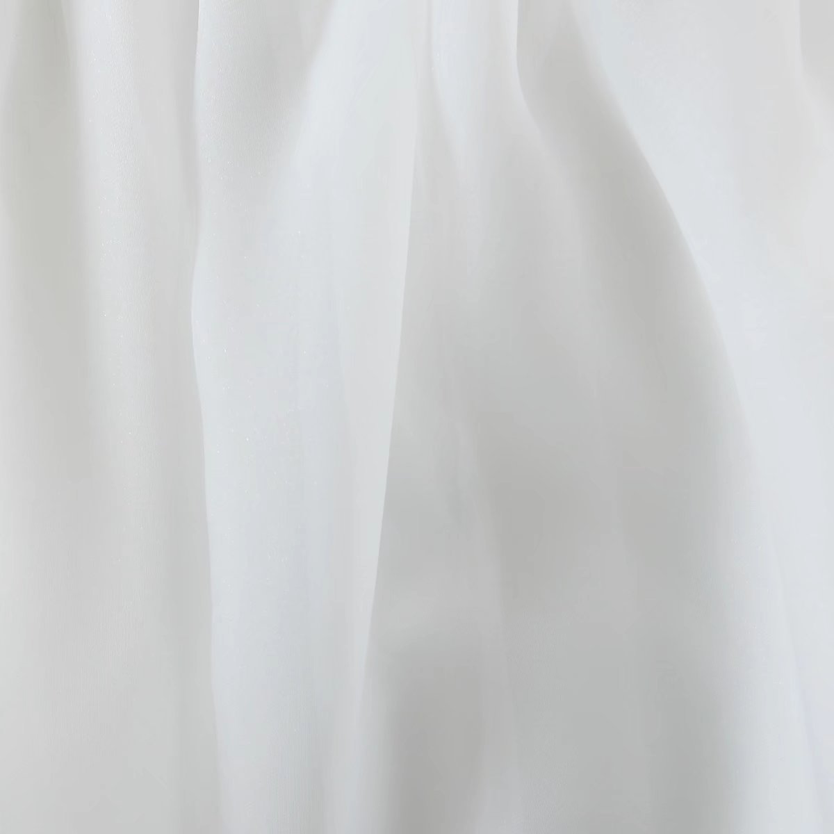 Vestido hinchado de manga corta con cuello cuadrado en color liso NSAM110586