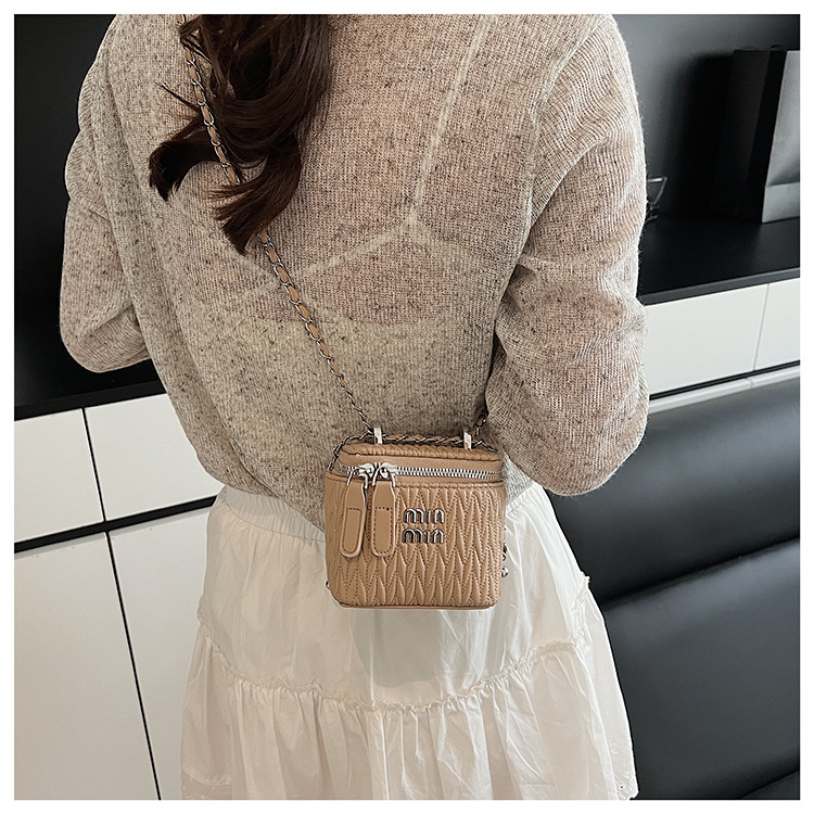 Soft surface pleated bucket bag for women, 2025 new style hand-held hard shell cosmetic box bag, crossbody single-shoulder mobile phone bag undefined