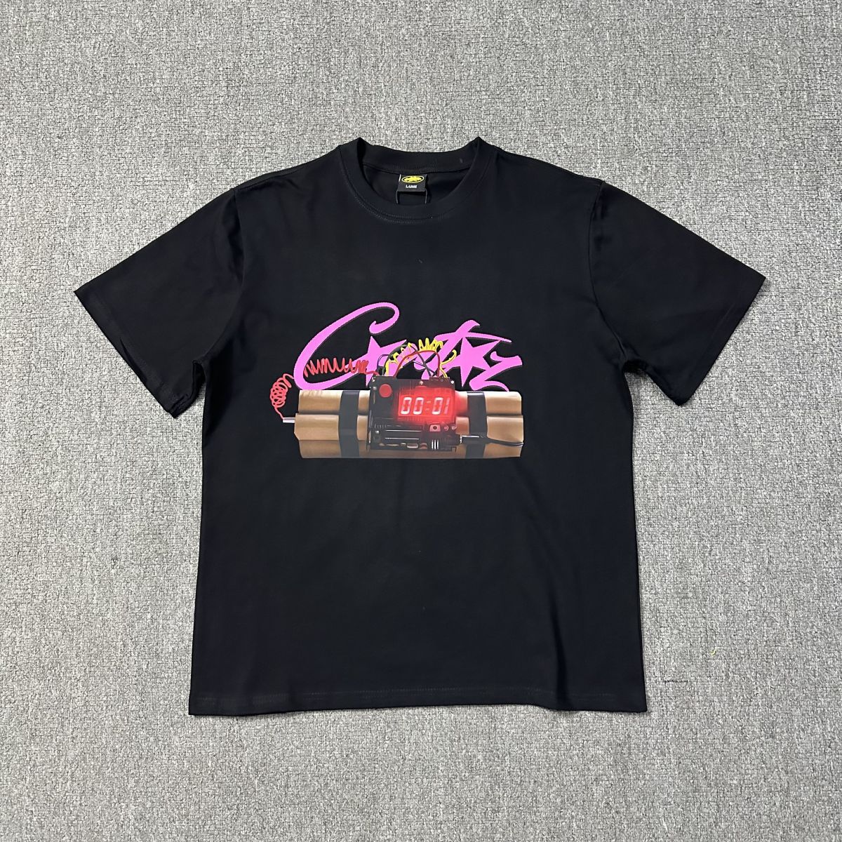 Corteiz RTW T-shirt Time Bomb Pink Logo Black