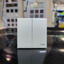 俊朗天悦玉兰白家用86型墙壁暗装白色两位多控开关二电脑插座面板