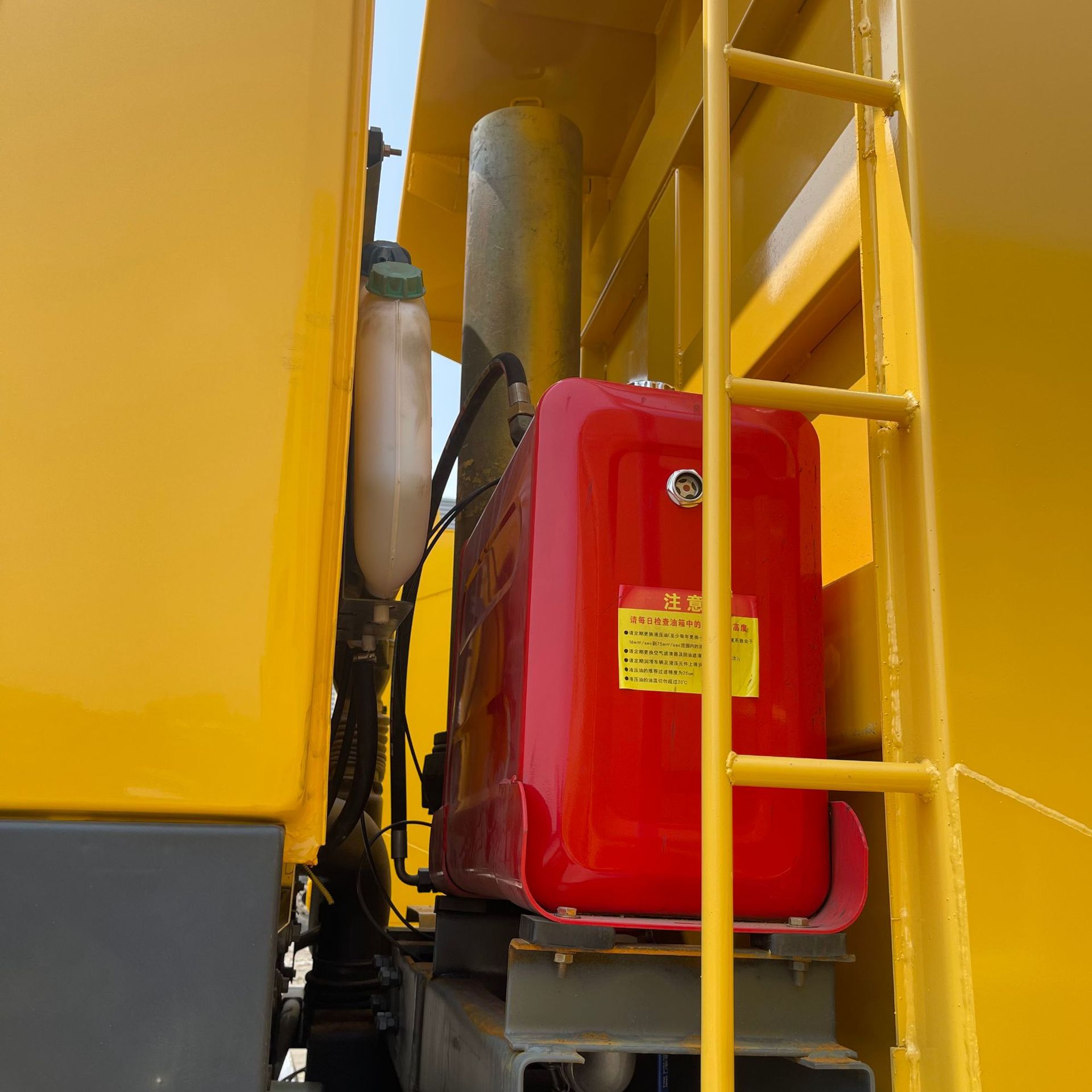Chinese Heavy-Duty Truck Howo Sinotruk Dump Truck Tractor Truck for Export Direct Sale to Africa Engineering Special Vehicles