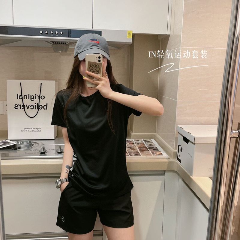女性用サマースポーツスーツ、薄いフィットネスランニングヨガ速乾パンツ、アイスシルク通気性カジュアルショーツ、女性用2点セット|undefined