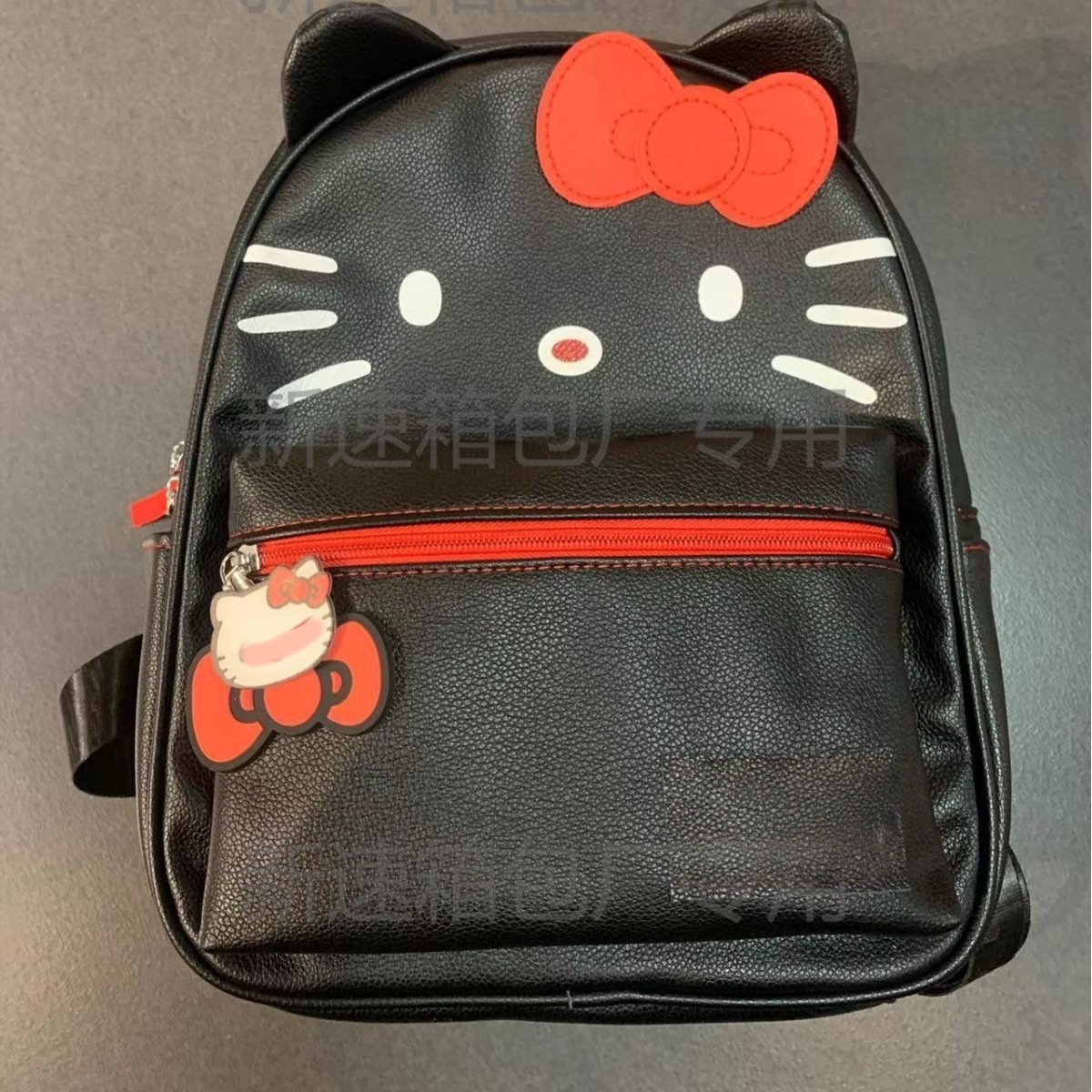 활 + 배지와 블랙