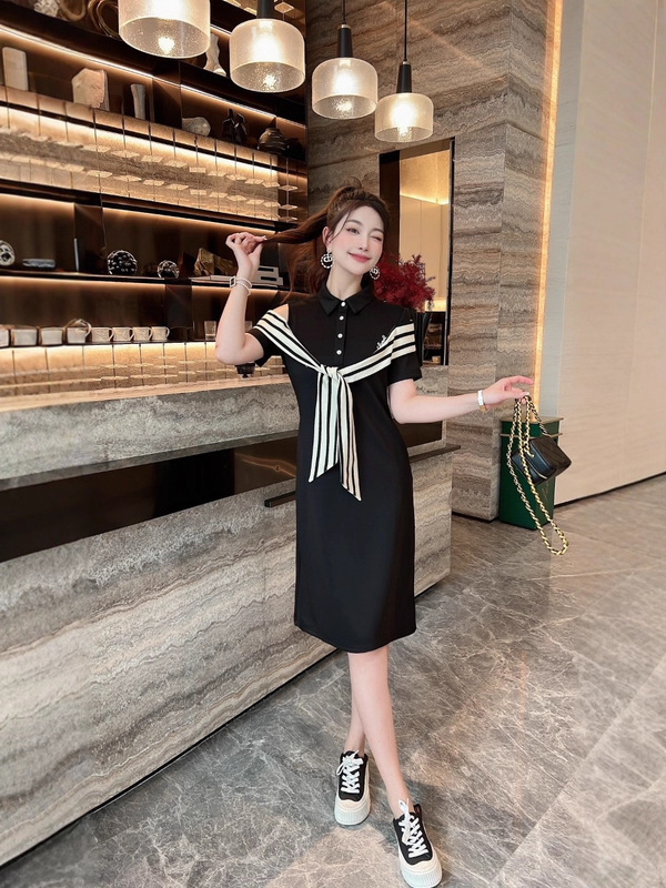 欧美风女装2025夏季连衣裙时尚圆领中袖亮片裙摆修身显气质名媛范|undefined