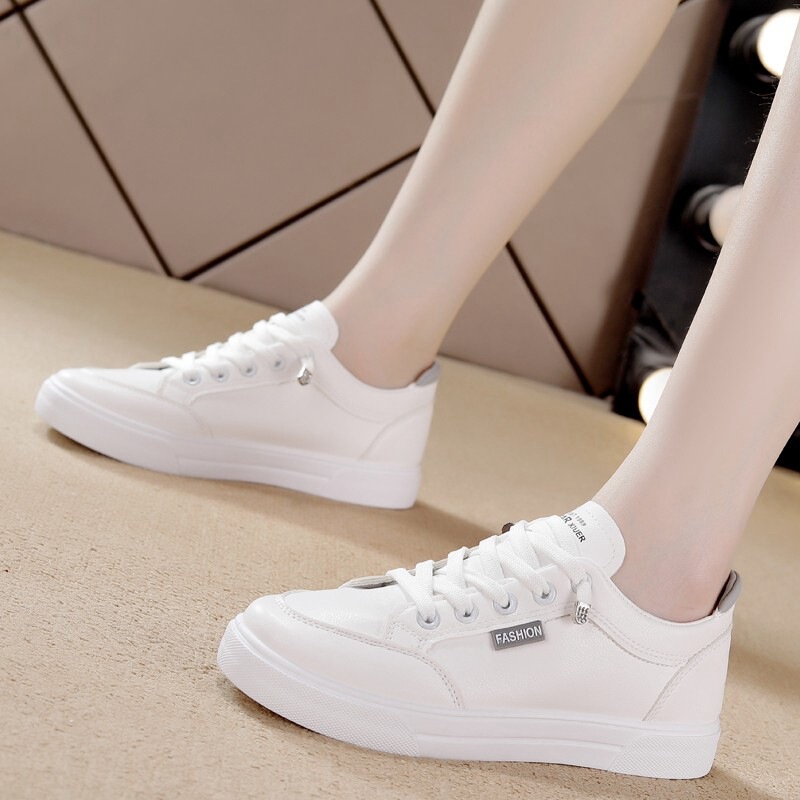 Brand Clearance Sale Genuine Leather White Sneakers for Women 2026 Summer New Flat Lightweight Soft-Soled Women's Spring and Autumn Sneakers Brand Clearance Sale Genuine Leather White Sneakers for Women 2026 Summer New Flat Lightweight Soft-Soled Women's Spring and Autumn Sneakers