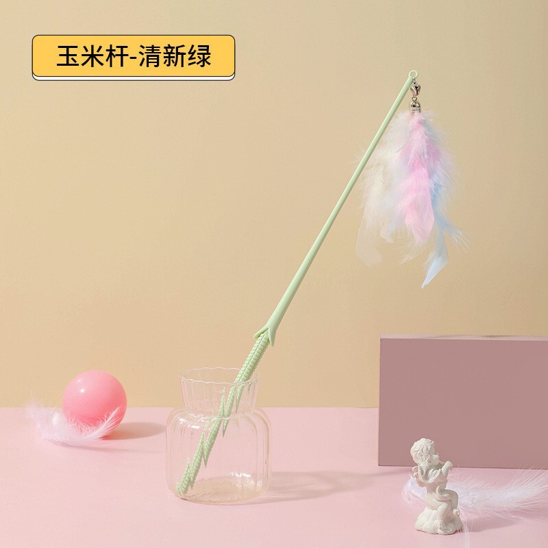 猫のおもちゃは猫の棒の猫のおもちゃの長い竿の七色の羽の鈴のペットの用品をからかいます。|undefined