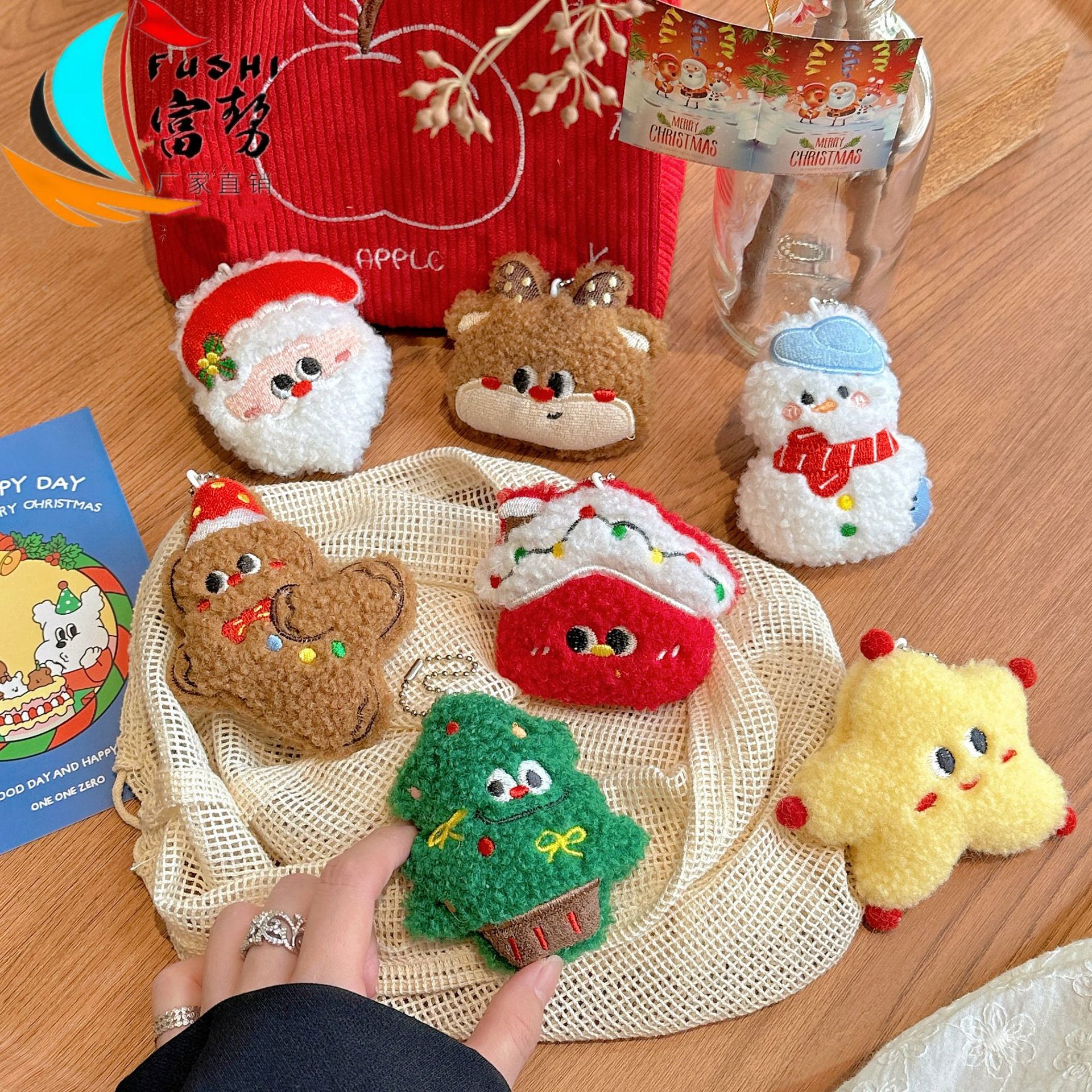 Original new Christmas plush pendant cartoon reindeer, snowman, gingerbread man doll brooch holiday decoration