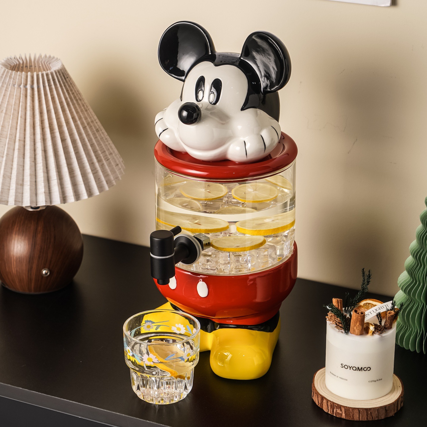 Nueva botella de agua fría de dibujos animados de color en contraste, té perfumado de verano, bebida, cubo de jugo, bar, casa de familia, agua potable de alto valor