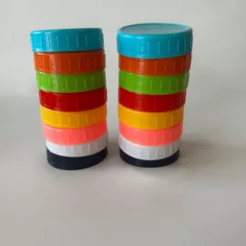 塑料盖;玻璃杯;金属盖