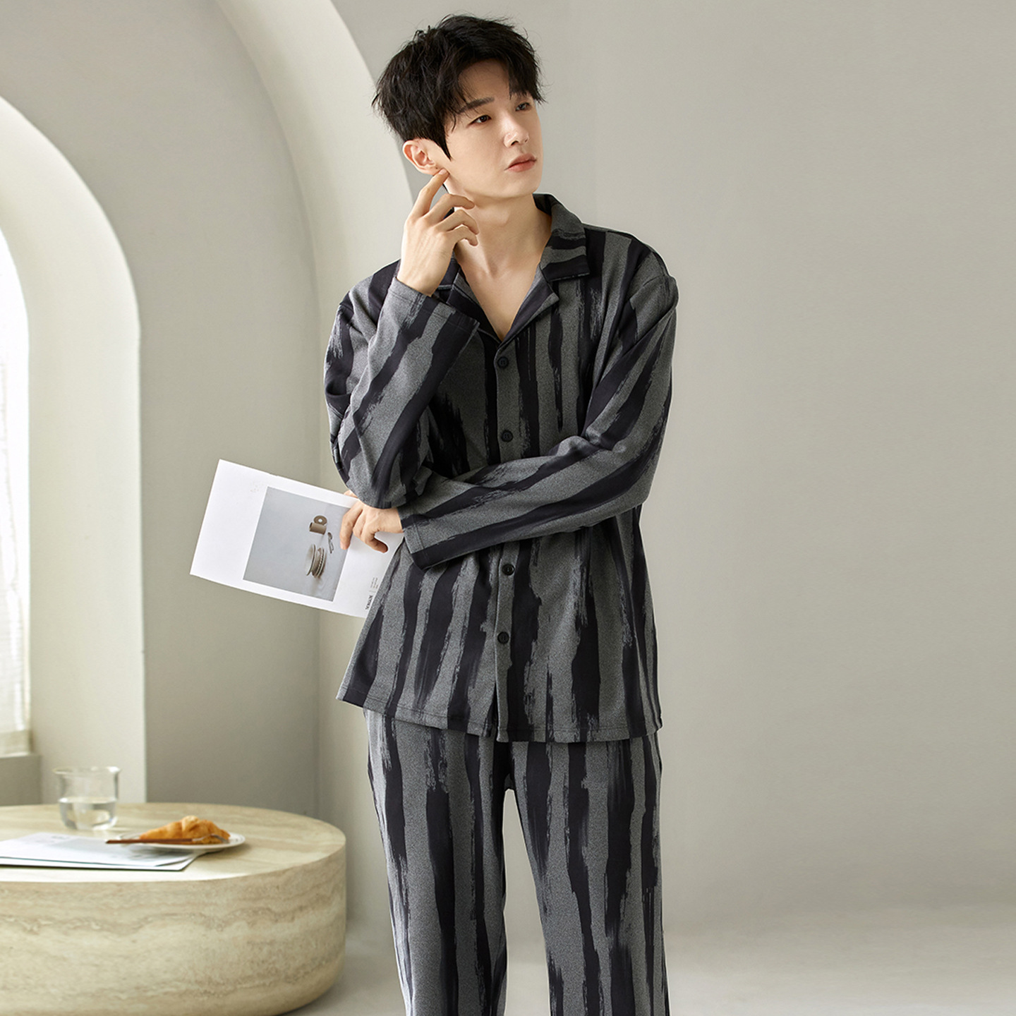 Autumn and Winter Men's Pajamas German Velvet Long-Sleeved 2025 New Men's Winter Warm Home Clothes Can Be Worn Outside the Two-Piece Set