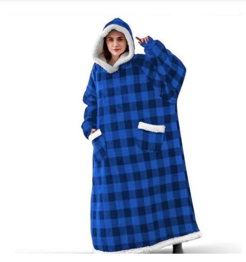 延長怠け者の頭をかぶせて絨毯をつかんで、カップルの家の服をかぶせます。|undefined