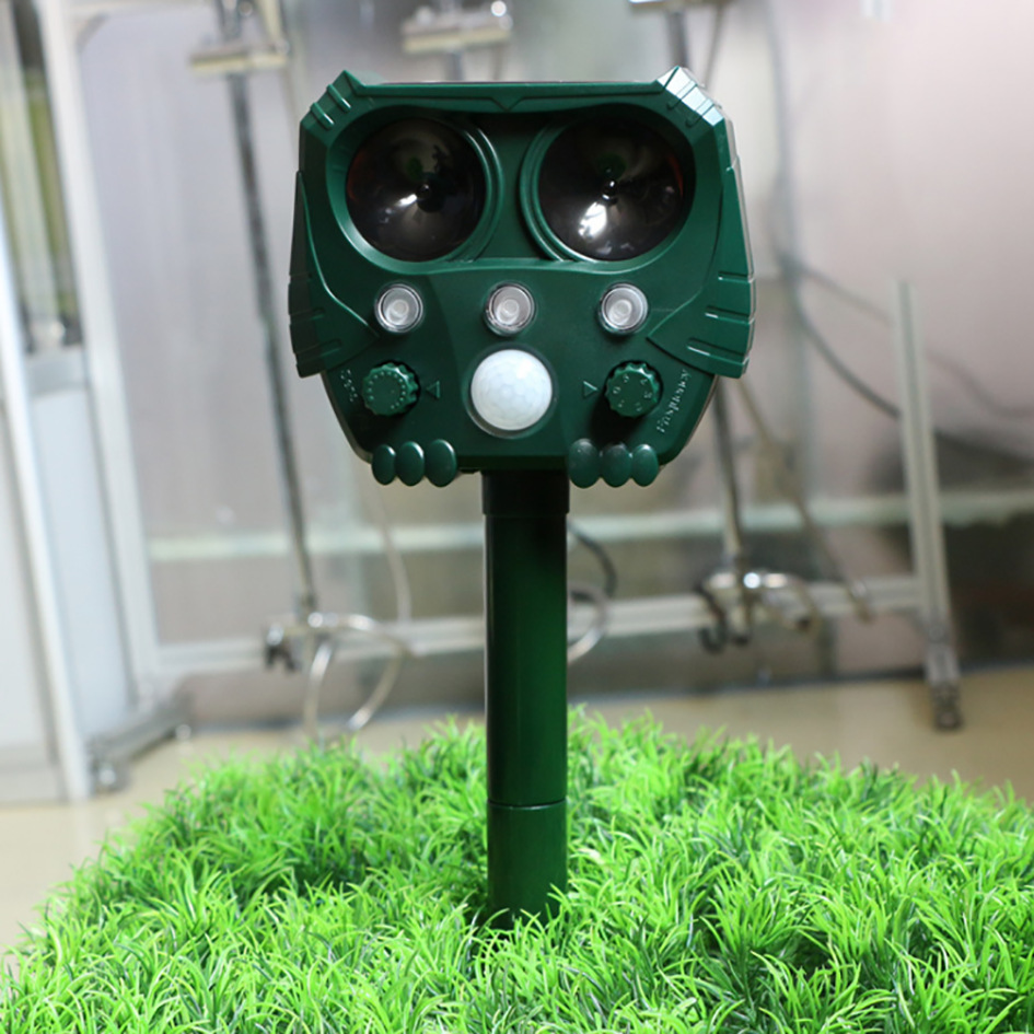 Solar-powered ultrasonic bird, dog, and snake repeller animal deterrent sound and light flash repeller