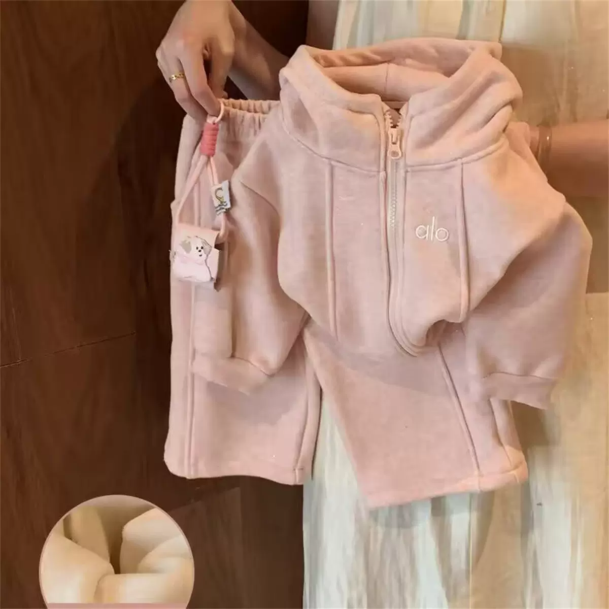 童星圆女童休闲套装加绒2025新款冬装女宝宝外套阔腿裤两件套跨境