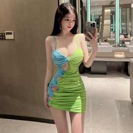 3736辣妹时尚女装扭结设计感镂空撞色性感v领低胸包臀吊带连衣裙