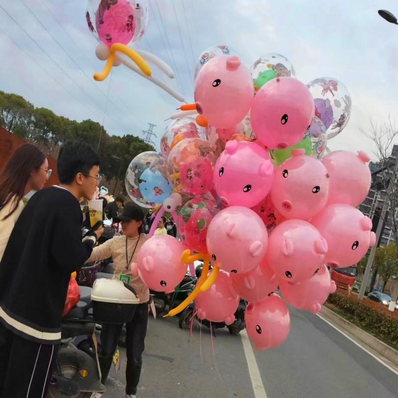 彩虹飞天猪升空猪头气球飞天小粉猪多种颜色加厚猪猪气球飘空厂家