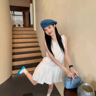�nϵ��ɫ�o�䱳���B��ȹŮ�ļ������L���|ȹ��С���ӌ��ɻ�����ȹ