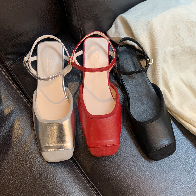 Romantic and delicate retro fashionable Mary Jane shoes with a strap