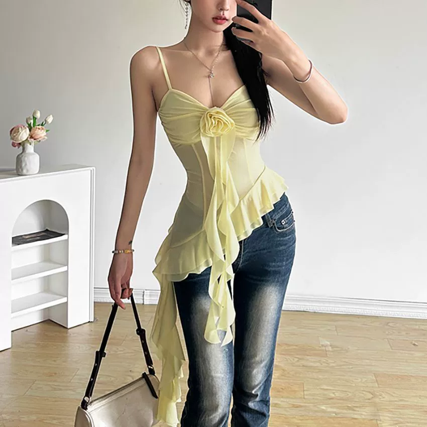 Новое в 2025 году стиль Vitality Girls Лимонно-желтый волнистый лоскутный бретельковый жилет дизайн, стройнящий асимметричный топ